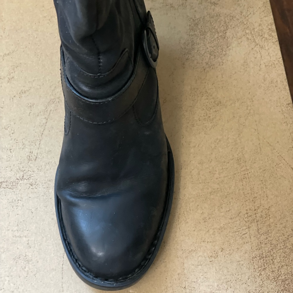 Born leather boots